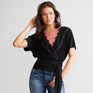 Buckle Daytrip Surplice Dolamn V-Neck Lace Short Sleeve Black Loose Fit Top